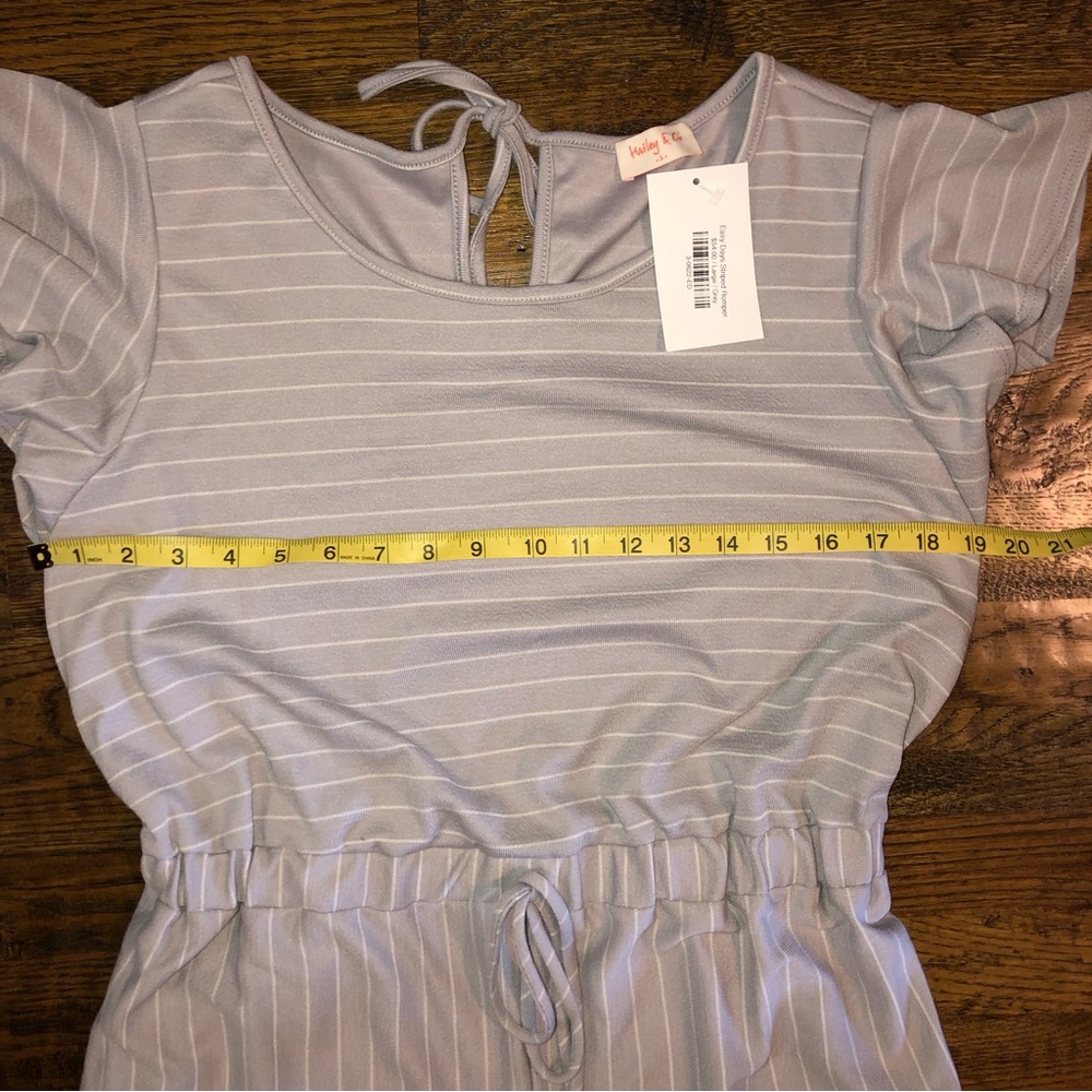 Hailey & Co Striped Ruffle Sleeve Romper Size Large - Picture 3 of 7